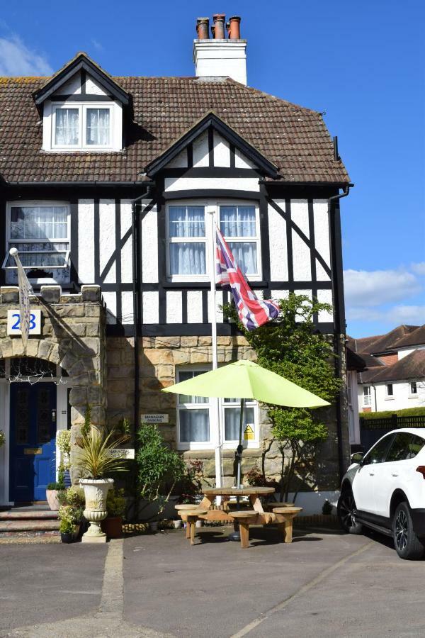 Gatwick Castle B&B ฮอร์เลย์ ภายนอก รูปภาพ