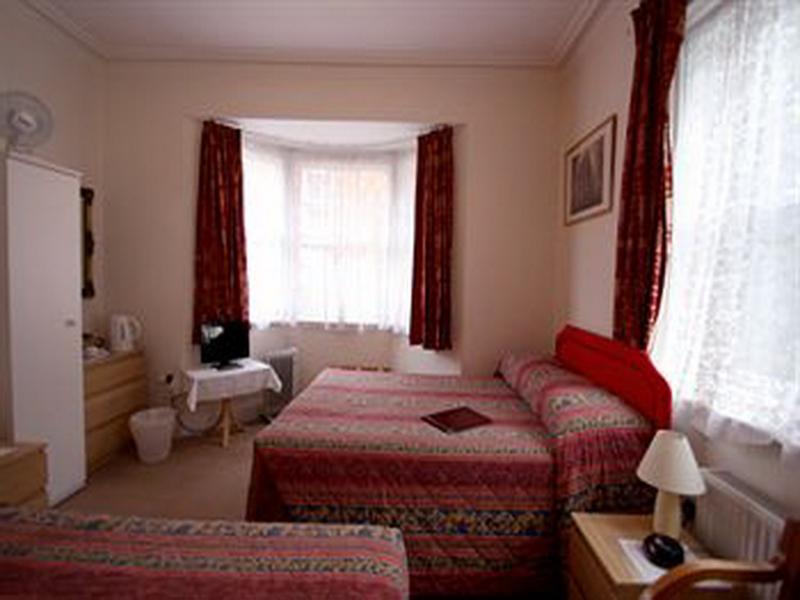 Gatwick Castle B&B ฮอร์เลย์ ภายนอก รูปภาพ